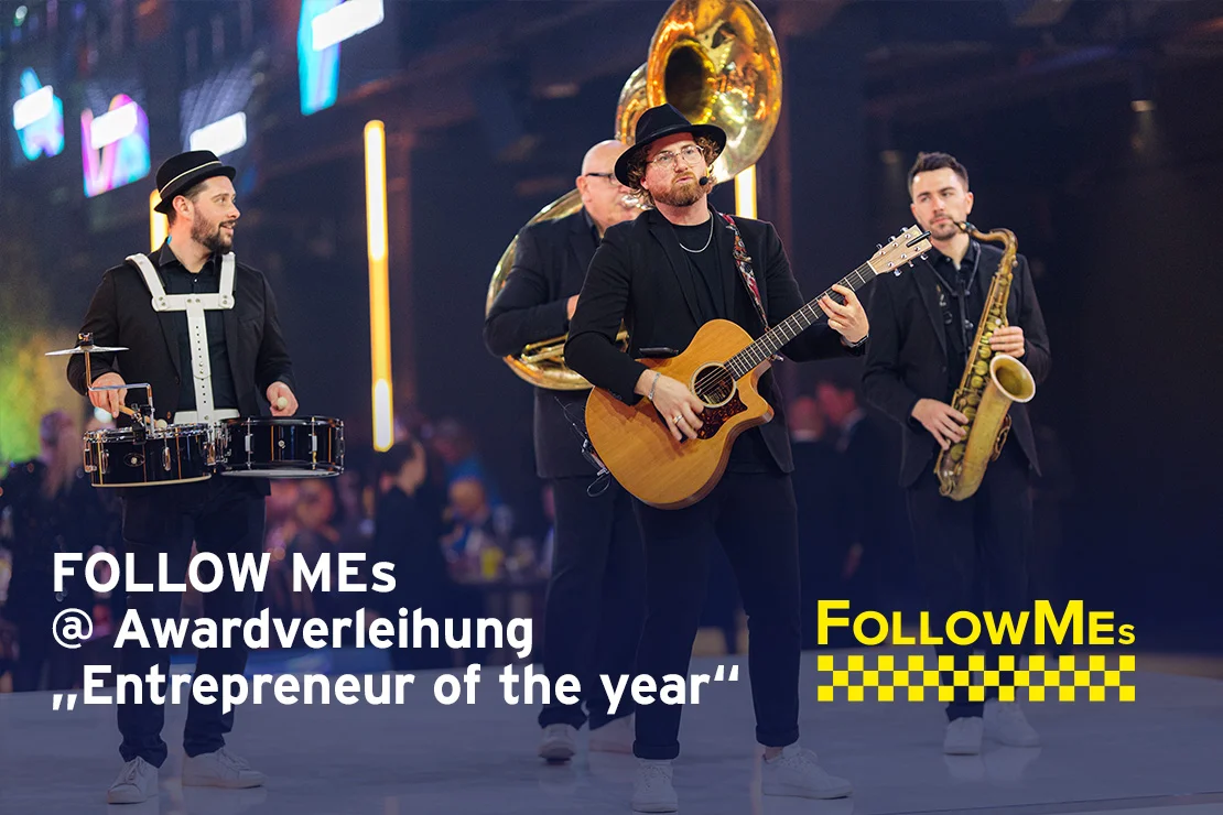 Follow-Mes Unternehmer des Jahres 2023 Gewinner bei der Auszeichnung.